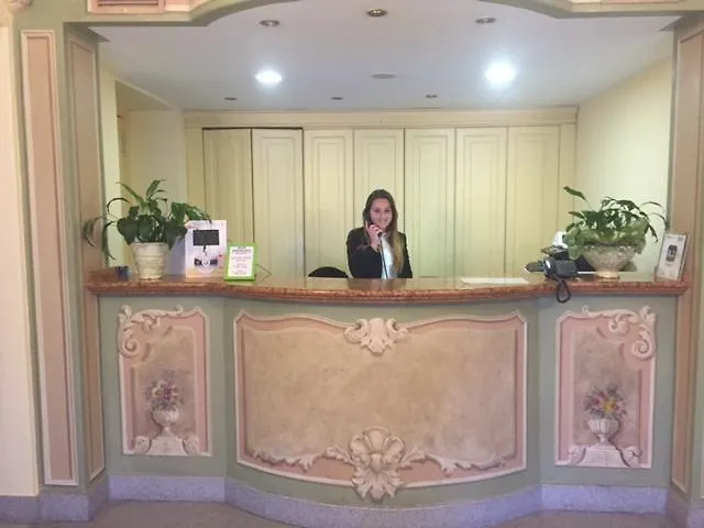 Otel Lario 3*