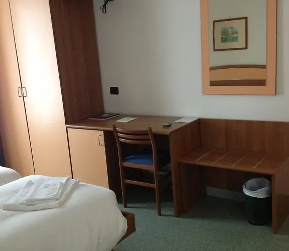 Lario Otel 3*