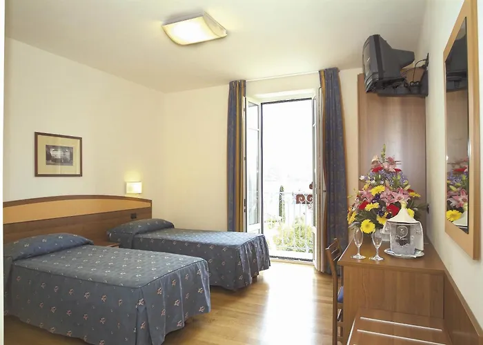 Lario Otel 3*